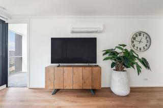 Sentinel Vista - Urban Stay with Pool & Tennis Court - 4