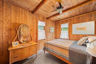 Willow Tree Cottage: Waterfront on Suttons Bay - 2