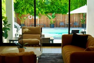 The Hollywood House - 5