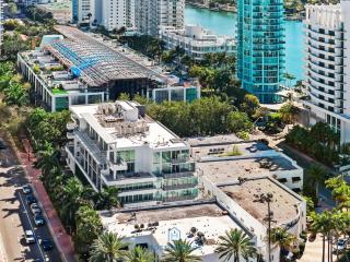 6080 Collins ave - Apartment Across the street to the beach - 5