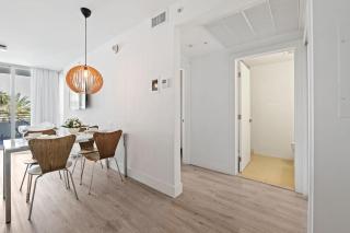 6080 Collins ave - Apartment Across the street to the beach - 2