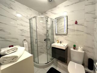 Christchurch One Bedroom Family Apartment - 7