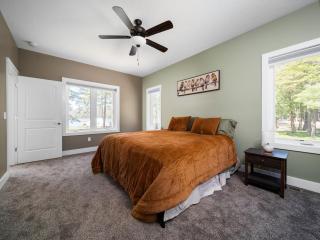 Whispering Pines Cottage on Bass Lake - 6