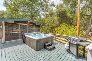Hodges Hill Hideout w/ pool, spa, BBQ - Dog Friendly - 6