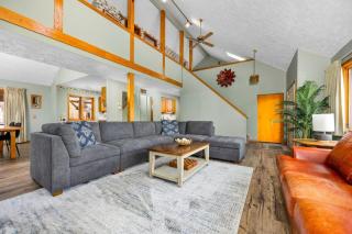 The M22 House - Panoramic Views of West Bay! - 9