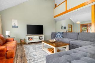 The M22 House - Panoramic Views of West Bay! - 8