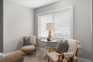 TC Parkside H: Charming 2BR Retreat - 4