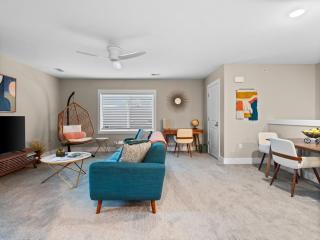TC Parkside G: Spacious 2BR Condo - 4