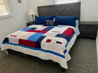 Dockside Dreamz- Lakefront duplex with dock and beach - sleeps 12 - 2