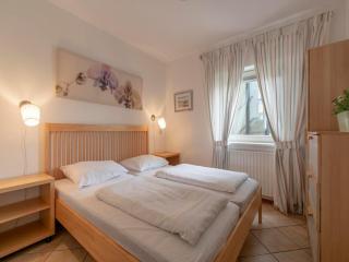 Apartment by the Coast with Dune Views - 9