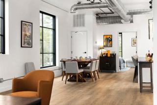 East Side Design: Luxury Condo with 10 Rooftop Hot - 6