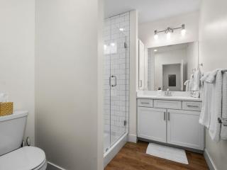 Cozy Capri Condo: Charming 1BR 1BA Downtown! - 5