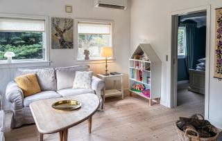 Stunning Home In Lundby With Wifi - 7