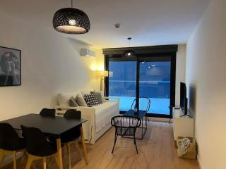 Grafito - Amplio y comodo frente a Shopping - 8