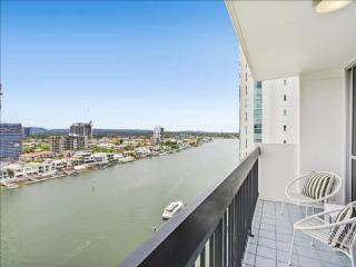 12th-Floor Riverfront Retreat Views Walk to Beach - 8