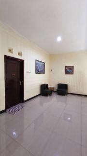 Homely Guest House Tegal - 4