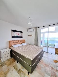 Casa Blue - Oceanfront in Itaguacu - 1