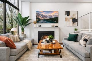 Spacious 2 Bedroom Suite Steps from Yaletown - 0