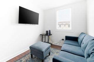 Contemporary Private En-Suite - Steps to Cleveland Clinic - 2