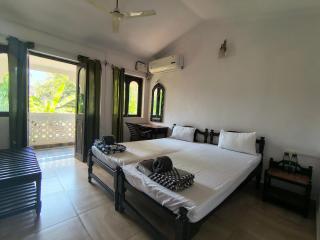 La Petite Boutique Hotel Bogmalo - Near Beach and Airport - 8