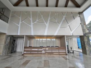 Newtown Plaza Hotel - 4