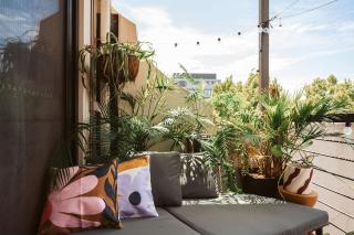 BONNE SOIREE ON SMITH - Architectural 2Bed Conversion with Parking - 4