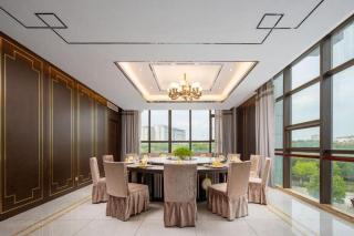 Huayang New Century International Hotel - 8