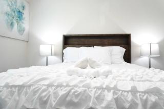 Modern Comfort in Ybor Heights with Game-Room, Hot Tub in Prime Location - 0