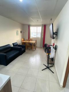 Casa en Penonomé WiFi y Terraza Privada - 0