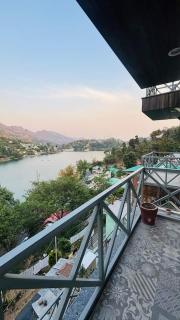 Lakeview RnR Premium stay - 9