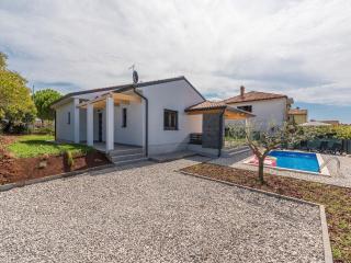 Pleasant holiday home in Novigrad with private pool - 7