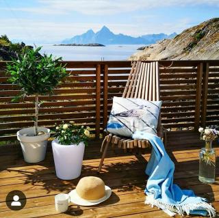 1950S Functionalist Cabin With Vågakallen Views - 2