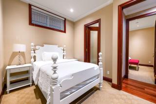 Bright Peaceful 2BR Retreat Near UBC Downtown - 4