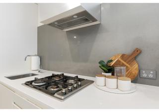 Comfy & Stylish 2BR Apt next to Crown w City Views - 2