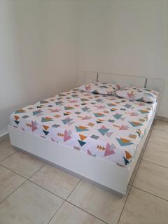 Jolie F3 meuble'e avec terrasse jardin privatif et places de parkkng - 1