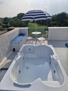 Monica's Golf Studio - FRIENDS TV Series themed apartment - 6