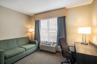 Quality Inn & Suites Fishkill South near I-84 - 2