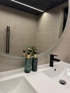 LyNora Lodge near Lyngen Alps, Skjervøy & Storslett -  - 6