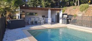 Maison au calme avec grande piscine - 8