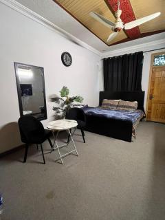 Candian Guest House - 9