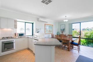 Seahaven by Rockingham Apartments - 1