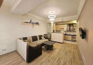 33 23 New building in the center of the capital - 2