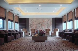 Qingdao Royal Garden Hotel - 4