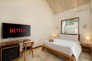 NEW! Seminyak 8 Bedr, 10 Bathr Villa on Best Location - 3