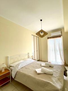 Sky View Athens Airport Apartment - 8