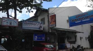 Harleys Pub and Hotel - 3