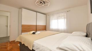 Holiday Home Dino by Villas Guide - 6