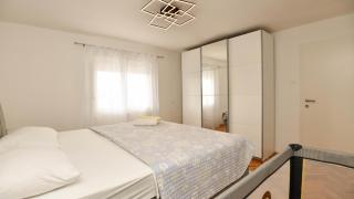 Holiday Home Dino by Villas Guide - 4