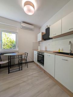 Bright & Sunny Studio For Two - 8