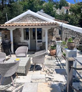 Fig Cottage, a pretty 200 year-old stone retreat - 6